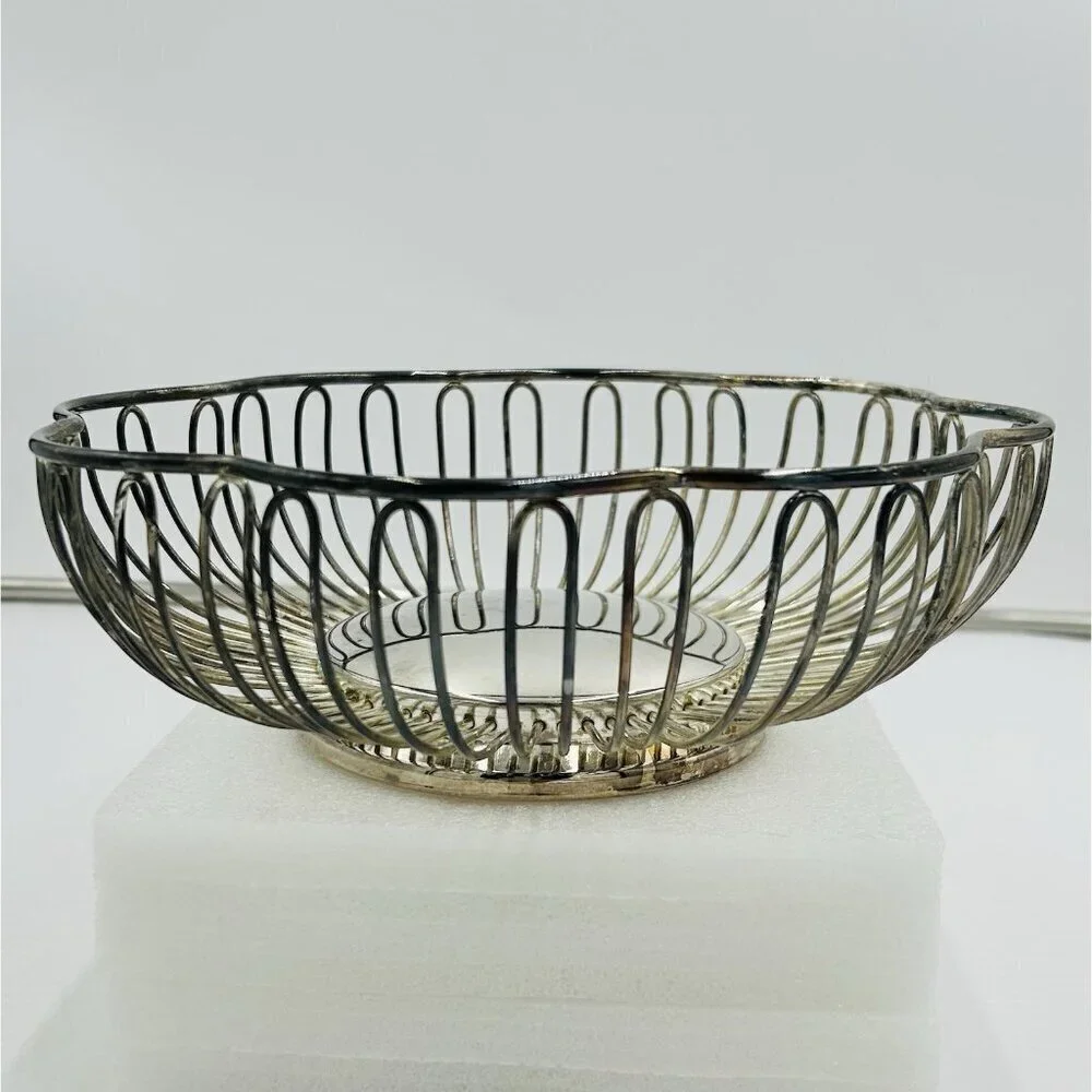 Godinger Silverplate Scalloped Round Wire Bread Fruit Basket 9.5” Vintage